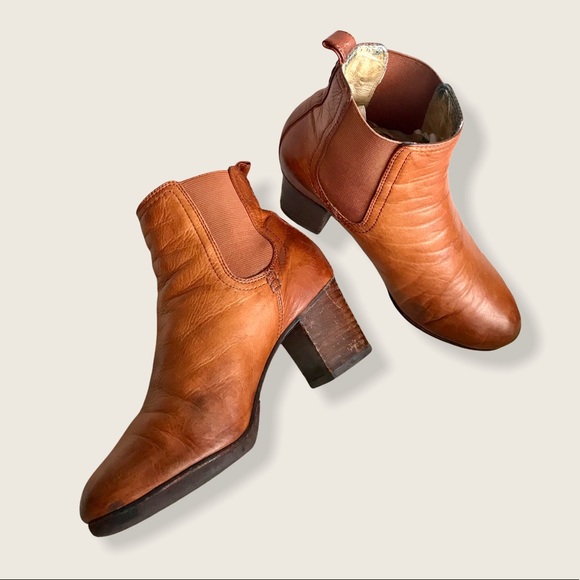 Frye Stella Chelsea Short Cognac Leather AnkleBoot - Picture 6 of 16